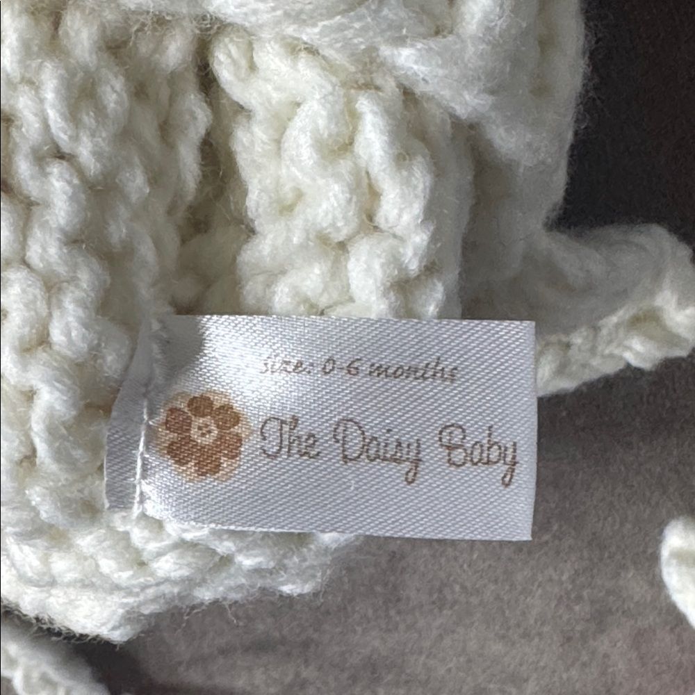 Daisy Baby Infant Boys Red White Firetruck Hat Beanie Pompom 0-6 months NEW - Picture 6 of 6